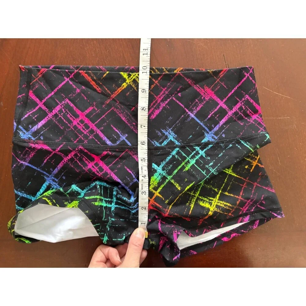 Peachy Athletic NWT Vixen High Rise Booty Gym Shorts Graffiti Print Size Medium